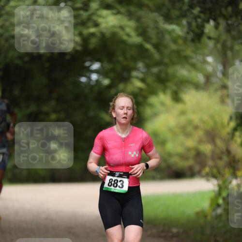 30.08.2026 - Elbe Triathlon Hamburg Antke Förster http://msf.ph/oto/10102016 30.08.2026 11:21:56 Laufen 883, 2 meine-sportfotos.de
