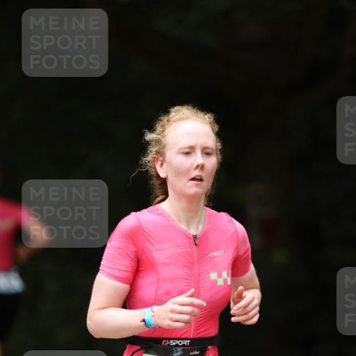 30.08.2026 - Elbe Triathlon Hamburg Antke Förster http://msf.ph/oto/10102024 30.08.2026 11:21:58 Laufen 883 meine-sportfotos.de