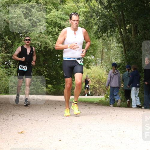 30.08.2026 - Elbe Triathlon Hamburg Antke Förster http://msf.ph/oto/10102033 30.08.2026 11:25:05 Laufen 1074, 75 meine-sportfotos.de