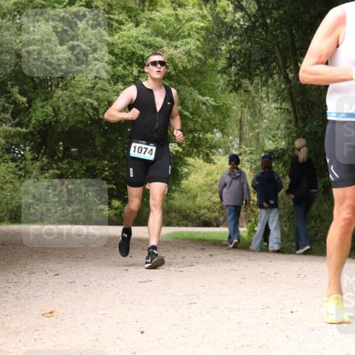 30.08.2026 - Elbe Triathlon Hamburg Antke Förster http://msf.ph/oto/10102037 30.08.2026 11:25:06 Laufen 1074 meine-sportfotos.de