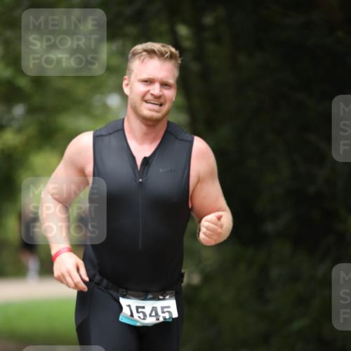 30.08.2026 - Elbe Triathlon Hamburg Antke Förster http://msf.ph/oto/10102038 30.08.2026 11:22:03 Laufen 1545 meine-sportfotos.de