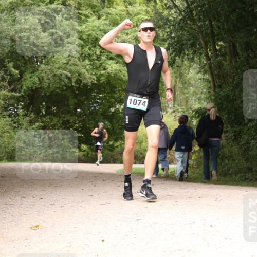 30.08.2026 - Elbe Triathlon Hamburg Antke Förster http://msf.ph/oto/10102039 30.08.2026 11:25:07 Laufen 1074 meine-sportfotos.de