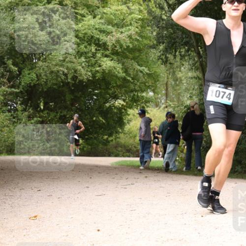 30.08.2026 - Elbe Triathlon Hamburg Antke Förster http://msf.ph/oto/10102043 30.08.2026 11:25:08 Laufen 1074 meine-sportfotos.de