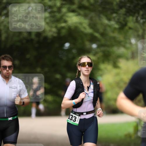 30.08.2026 - Elbe Triathlon Hamburg Antke Förster http://msf.ph/oto/10102044 30.08.2026 11:22:06 Laufen 833 meine-sportfotos.de