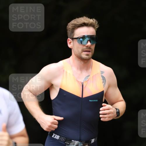 30.08.2026 - Elbe Triathlon Hamburg Antke Förster http://msf.ph/oto/10102052 30.08.2026 11:22:10 Laufen 3, 1073 meine-sportfotos.de