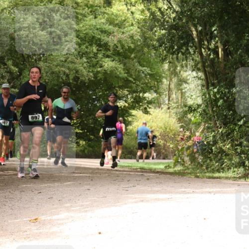 30.08.2026 - Elbe Triathlon Hamburg Antke Förster http://msf.ph/oto/10102057 30.08.2026 11:25:24 Laufen 687, 897 meine-sportfotos.de