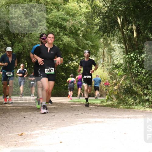 30.08.2026 - Elbe Triathlon Hamburg Antke Förster http://msf.ph/oto/10102059 30.08.2026 11:25:25 Laufen 687, 897 meine-sportfotos.de