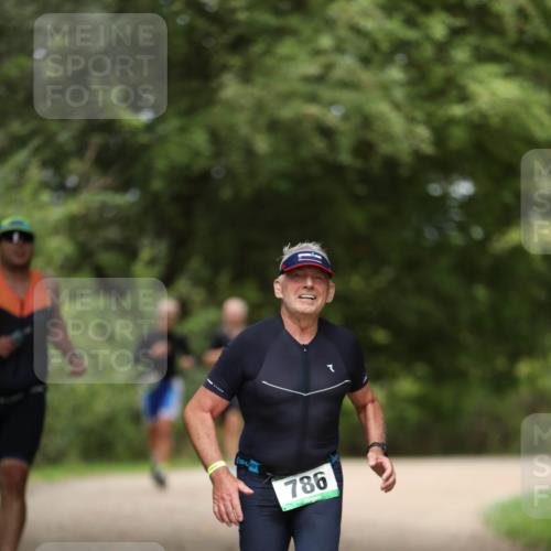 30.08.2026 - Elbe Triathlon Hamburg Antke Förster http://msf.ph/oto/10102064 30.08.2026 11:22:18 Laufen 786 meine-sportfotos.de