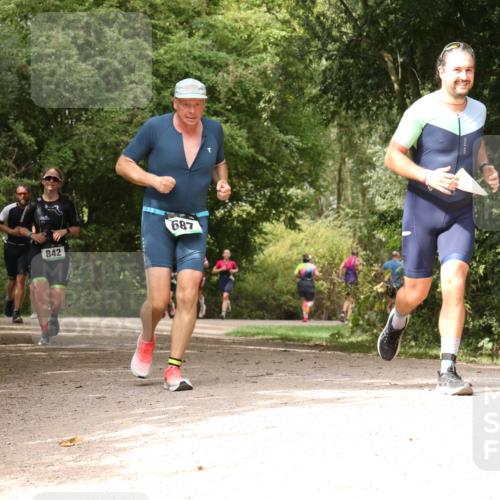 30.08.2026 - Elbe Triathlon Hamburg Antke Förster http://msf.ph/oto/10102067 30.08.2026 11:25:28 Laufen 687, 842 meine-sportfotos.de