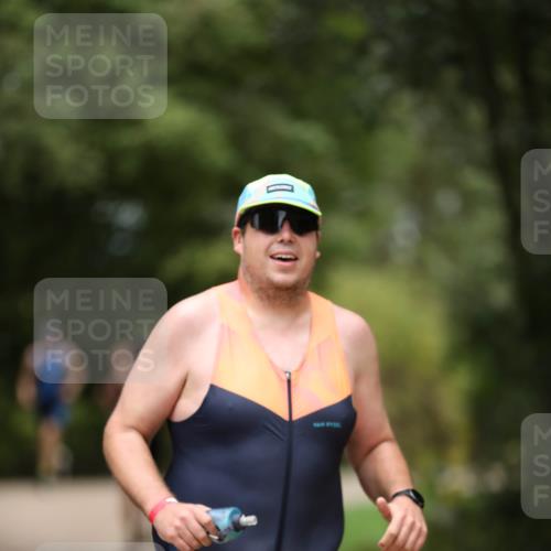30.08.2026 - Elbe Triathlon Hamburg Antke Förster http://msf.ph/oto/10102074 30.08.2026 11:22:22 Laufen 605 meine-sportfotos.de