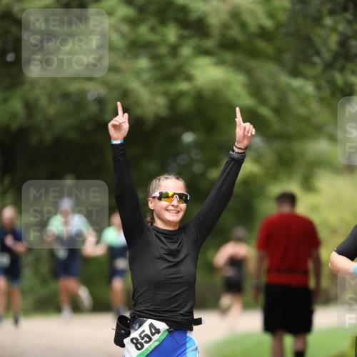 30.08.2026 - Elbe Triathlon Hamburg Antke Förster http://msf.ph/oto/10102084 30.08.2026 11:22:27 Laufen 854 meine-sportfotos.de