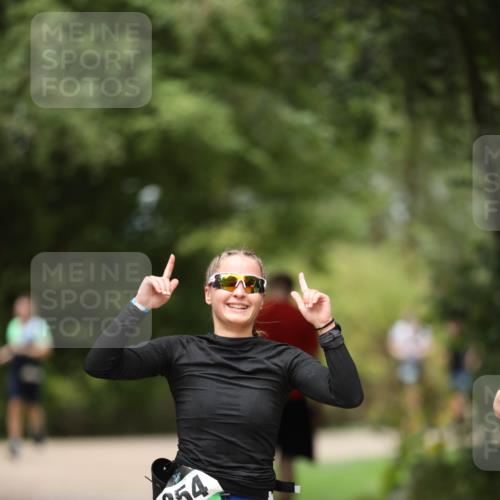 30.08.2026 - Elbe Triathlon Hamburg Antke Förster http://msf.ph/oto/10102086 30.08.2026 11:22:27 Laufen 854 meine-sportfotos.de
