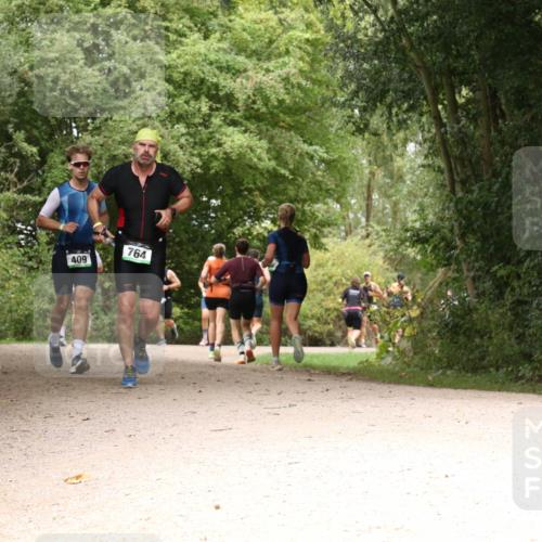 30.08.2026 - Elbe Triathlon Hamburg Antke Förster http://msf.ph/oto/10102119 30.08.2026 11:26:01 Laufen 764, 409 meine-sportfotos.de
