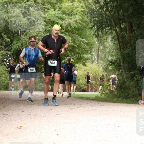 30.08.2026 - Elbe Triathlon Hamburg Antke Förster http://msf.ph/oto/10102121 30.08.2026 11:26:02 Laufen 1033, 1233, 872, 409, 764 meine-sportfotos.de