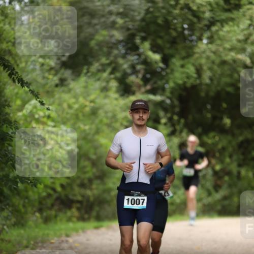 30.08.2026 - Elbe Triathlon Hamburg Antke Förster http://msf.ph/oto/10102122 30.08.2026 11:22:43 Laufen 1007 meine-sportfotos.de