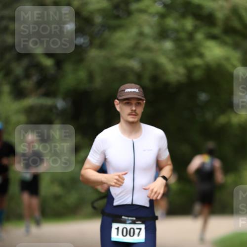 30.08.2026 - Elbe Triathlon Hamburg Antke Förster http://msf.ph/oto/10102126 30.08.2026 11:22:46 Laufen 1007 meine-sportfotos.de