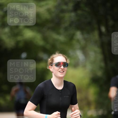 30.08.2026 - Elbe Triathlon Hamburg Antke Förster http://msf.ph/oto/10102140 30.08.2026 11:22:55 Laufen 849 meine-sportfotos.de