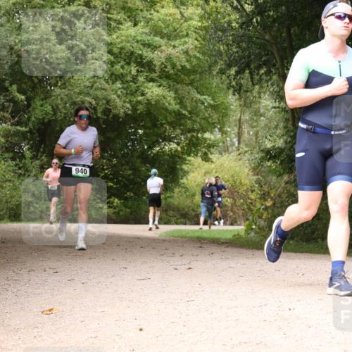 30.08.2026 - Elbe Triathlon Hamburg Antke Förster http://msf.ph/oto/10102151 30.08.2026 11:26:20 Laufen 940 meine-sportfotos.de