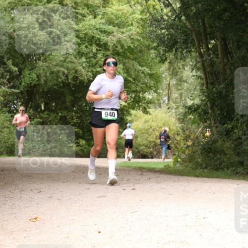 30.08.2026 - Elbe Triathlon Hamburg Antke Förster http://msf.ph/oto/10102153 30.08.2026 11:26:22 Laufen 901, 940 meine-sportfotos.de