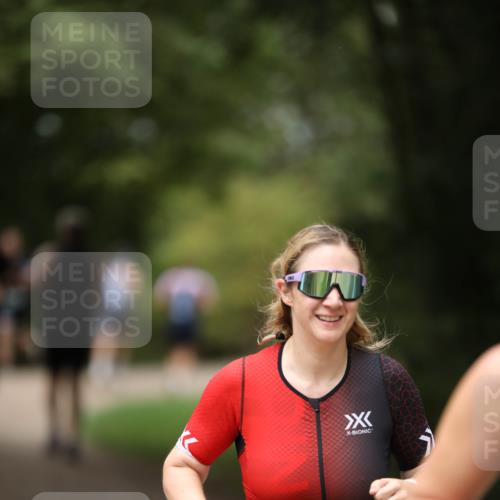 30.08.2026 - Elbe Triathlon Hamburg Antke Förster http://msf.ph/oto/10102156 30.08.2026 11:23:00 Laufen  meine-sportfotos.de