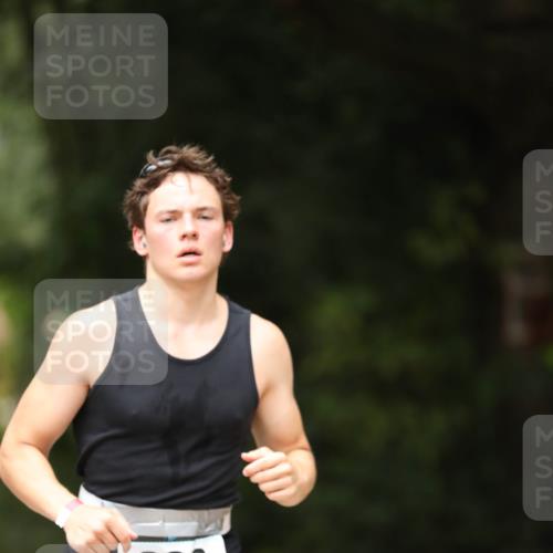 30.08.2026 - Elbe Triathlon Hamburg Antke Förster http://msf.ph/oto/10102160 30.08.2026 11:23:03 Laufen 993 meine-sportfotos.de