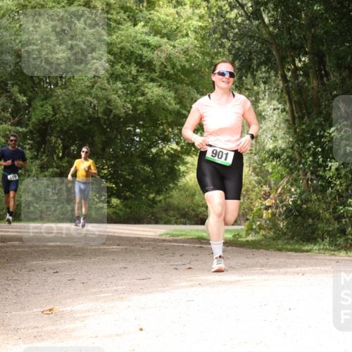 30.08.2026 - Elbe Triathlon Hamburg Antke Förster http://msf.ph/oto/10102167 30.08.2026 11:26:30 Laufen 659, 901 meine-sportfotos.de