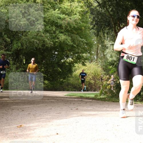 30.08.2026 - Elbe Triathlon Hamburg Antke Förster http://msf.ph/oto/10102169 30.08.2026 11:26:31 Laufen 659, 901 meine-sportfotos.de