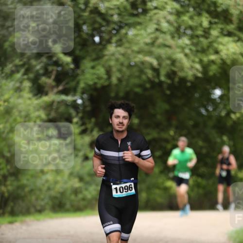 30.08.2026 - Elbe Triathlon Hamburg Antke Förster http://msf.ph/oto/10102170 30.08.2026 11:23:09 Laufen 1096 meine-sportfotos.de