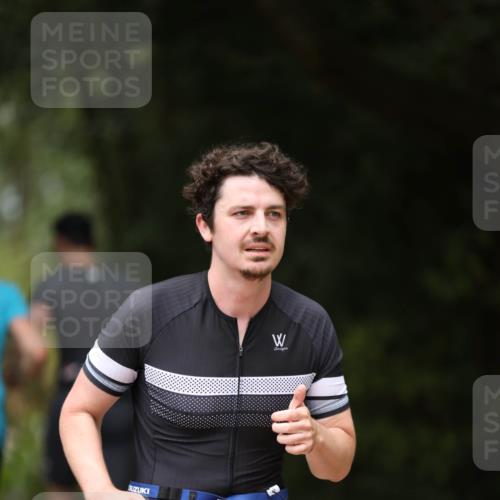 30.08.2026 - Elbe Triathlon Hamburg Antke Förster http://msf.ph/oto/10102178 30.08.2026 11:23:12 Laufen 1096 meine-sportfotos.de