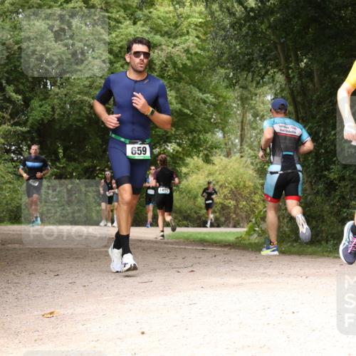 30.08.2026 - Elbe Triathlon Hamburg Antke Förster http://msf.ph/oto/10102179 30.08.2026 11:26:38 Laufen 659, 1415 meine-sportfotos.de