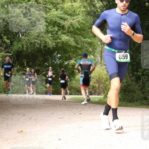 30.08.2026 - Elbe Triathlon Hamburg Antke Förster http://msf.ph/oto/10102183 30.08.2026 11:26:39 Laufen 659, 876 meine-sportfotos.de