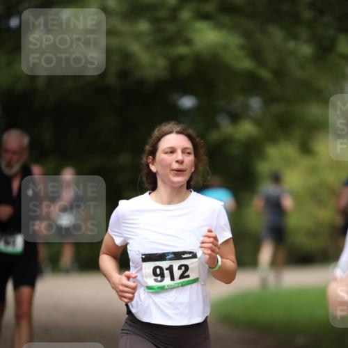 30.08.2026 - Elbe Triathlon Hamburg Antke Förster http://msf.ph/oto/10102194 30.08.2026 11:23:23 Laufen 912 meine-sportfotos.de