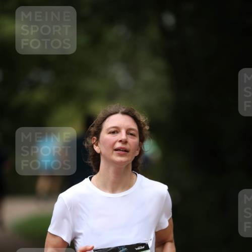 30.08.2026 - Elbe Triathlon Hamburg Antke Förster http://msf.ph/oto/10102198 30.08.2026 11:23:24 Laufen 912 meine-sportfotos.de