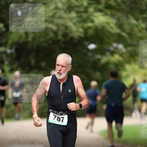 30.08.2026 - Elbe Triathlon Hamburg Antke Förster http://msf.ph/oto/10102200 30.08.2026 11:23:25 Laufen 787 meine-sportfotos.de