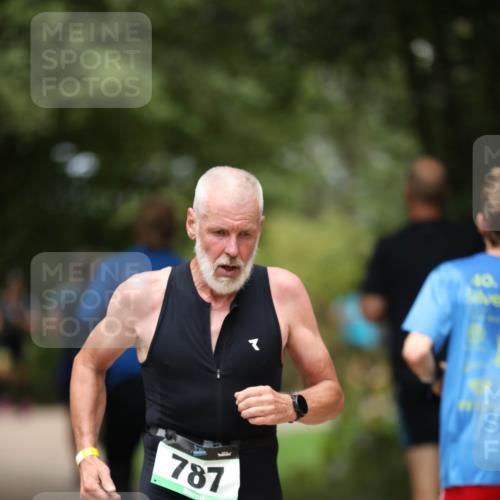 30.08.2026 - Elbe Triathlon Hamburg Antke Förster http://msf.ph/oto/10102204 30.08.2026 11:23:27 Laufen 10, 787 meine-sportfotos.de