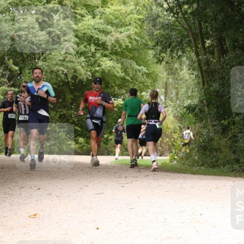 30.08.2026 - Elbe Triathlon Hamburg Antke Förster http://msf.ph/oto/10102215 30.08.2026 11:27:05 Laufen 107, 1183 meine-sportfotos.de