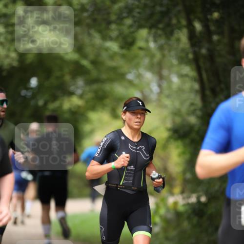 30.08.2026 - Elbe Triathlon Hamburg Antke Förster http://msf.ph/oto/10102218 30.08.2026 11:23:36 Laufen  meine-sportfotos.de