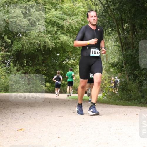 30.08.2026 - Elbe Triathlon Hamburg Antke Förster http://msf.ph/oto/10102231 30.08.2026 11:27:11 Laufen 107, 95 meine-sportfotos.de