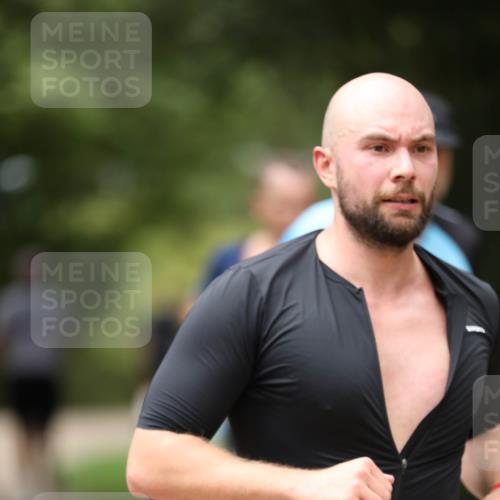 30.08.2026 - Elbe Triathlon Hamburg Antke Förster http://msf.ph/oto/10102236 30.08.2026 11:23:44 Laufen 571 meine-sportfotos.de