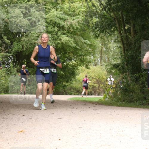 30.08.2026 - Elbe Triathlon Hamburg Antke Förster http://msf.ph/oto/10102241 30.08.2026 11:27:23 Laufen 962, 880, 1092 meine-sportfotos.de