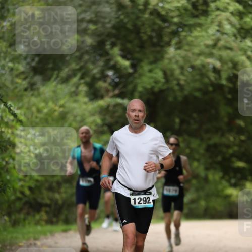 30.08.2026 - Elbe Triathlon Hamburg Antke Förster http://msf.ph/oto/10102242 30.08.2026 11:24:00 Laufen 1292 meine-sportfotos.de