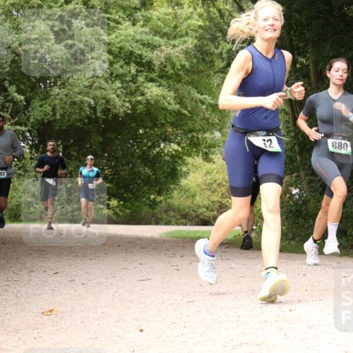 30.08.2026 - Elbe Triathlon Hamburg Antke Förster http://msf.ph/oto/10102247 30.08.2026 11:27:25 Laufen 1092, 3, 12, 880 meine-sportfotos.de