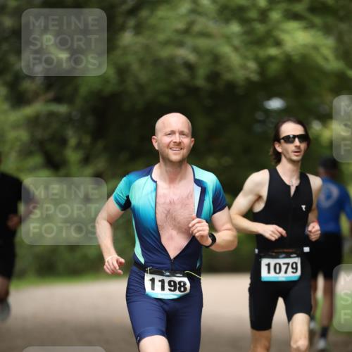 30.08.2026 - Elbe Triathlon Hamburg Antke Förster http://msf.ph/oto/10102254 30.08.2026 11:24:04 Laufen 1198, 1079 meine-sportfotos.de