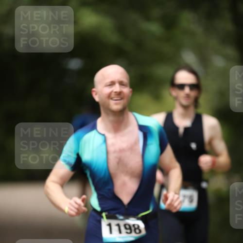 30.08.2026 - Elbe Triathlon Hamburg Antke Förster http://msf.ph/oto/10102258 30.08.2026 11:24:05 Laufen 1198 meine-sportfotos.de