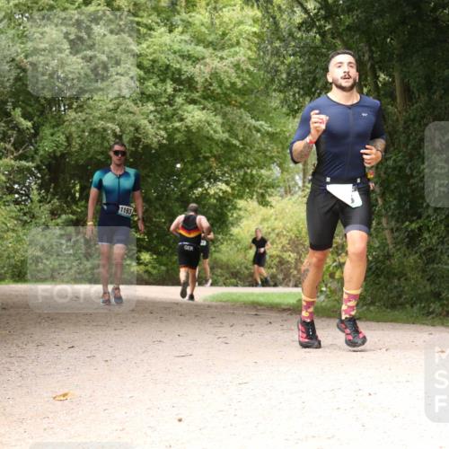 30.08.2026 - Elbe Triathlon Hamburg Antke Förster http://msf.ph/oto/10102259 30.08.2026 11:27:31 Laufen 1193 meine-sportfotos.de