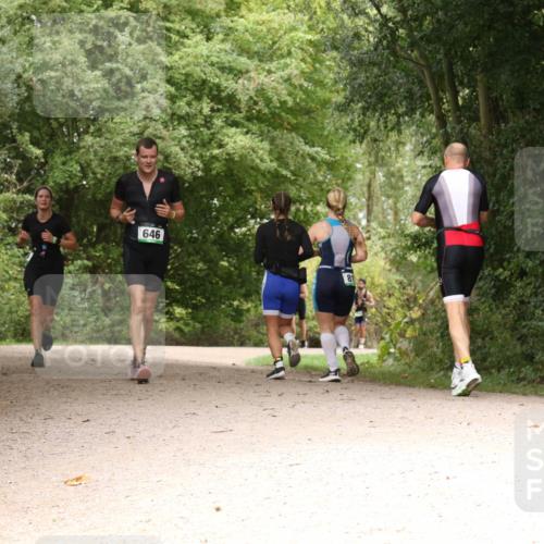 30.08.2026 - Elbe Triathlon Hamburg Antke Förster http://msf.ph/oto/10102273 30.08.2026 11:27:42 Laufen 646, 81 meine-sportfotos.de
