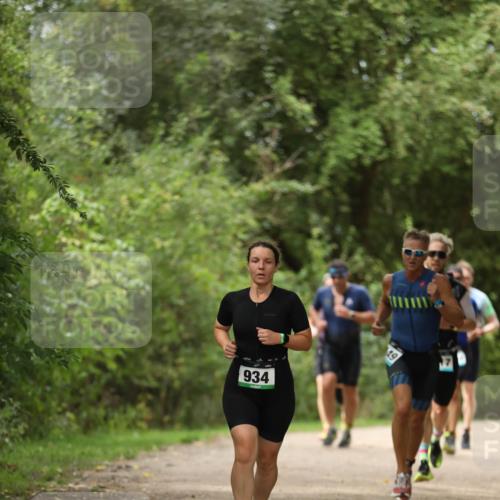 30.08.2026 - Elbe Triathlon Hamburg Antke Förster http://msf.ph/oto/10102288 30.08.2026 11:24:31 Laufen 934, 49 meine-sportfotos.de