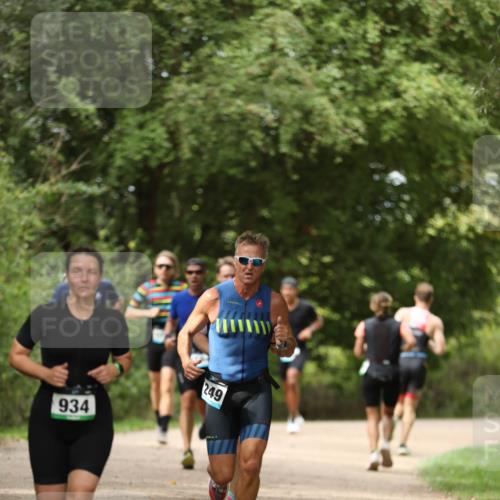 30.08.2026 - Elbe Triathlon Hamburg Antke Förster http://msf.ph/oto/10102290 30.08.2026 11:24:33 Laufen 934, 249 meine-sportfotos.de