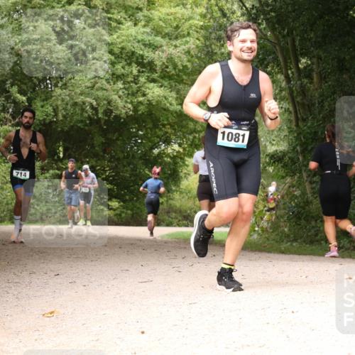30.08.2026 - Elbe Triathlon Hamburg Antke Förster http://msf.ph/oto/10102295 30.08.2026 11:27:56 Laufen 714, 1081 meine-sportfotos.de