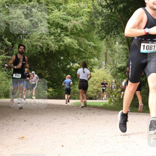 30.08.2026 - Elbe Triathlon Hamburg Antke Förster http://msf.ph/oto/10102297 30.08.2026 11:27:57 Laufen 714, 1081 meine-sportfotos.de